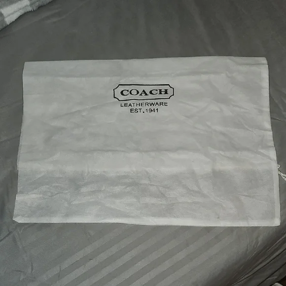 *NEW* COACH Cream and Navy Bag with Red and Light Blue Trim - Picture 13 of 13